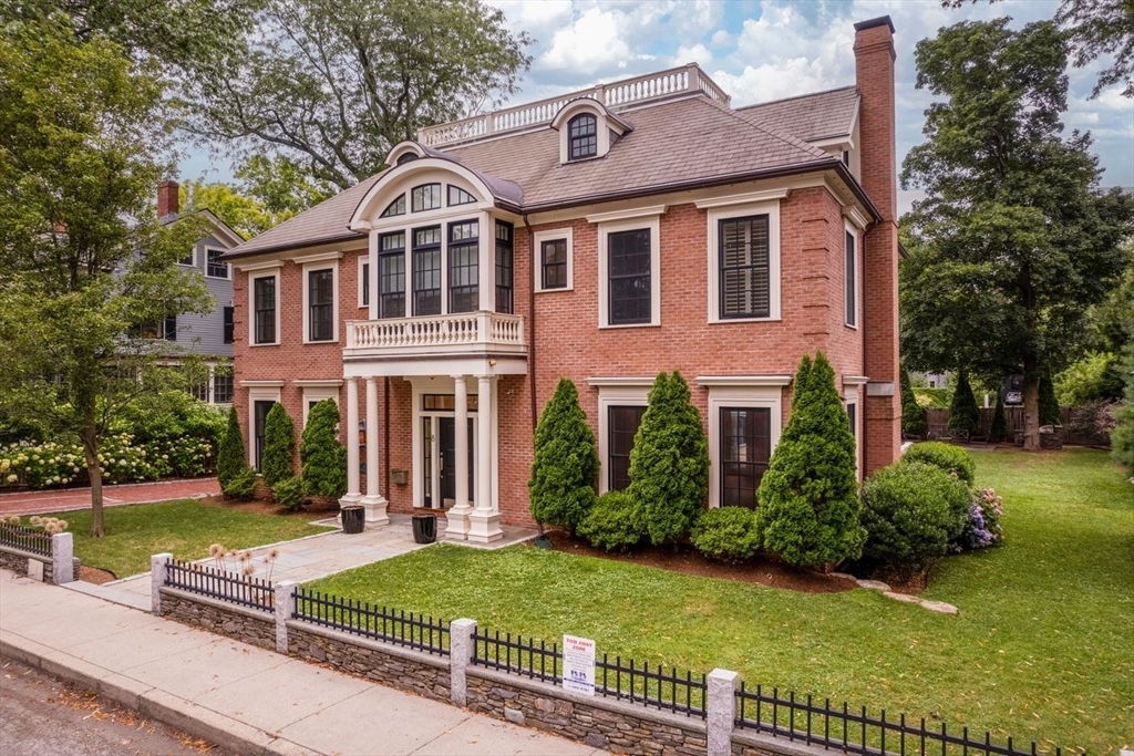 Property Photo: 8 Kirkland Place 8 MA 02138