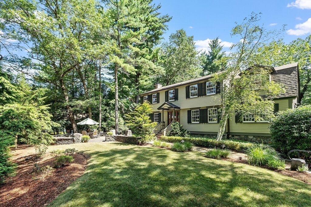 Property Photo:  1 Seneca Cir  MA 01810 