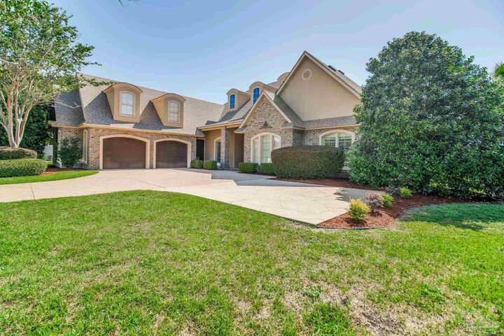 Property Photo: 2569 Mary Fox Dr FL 32563