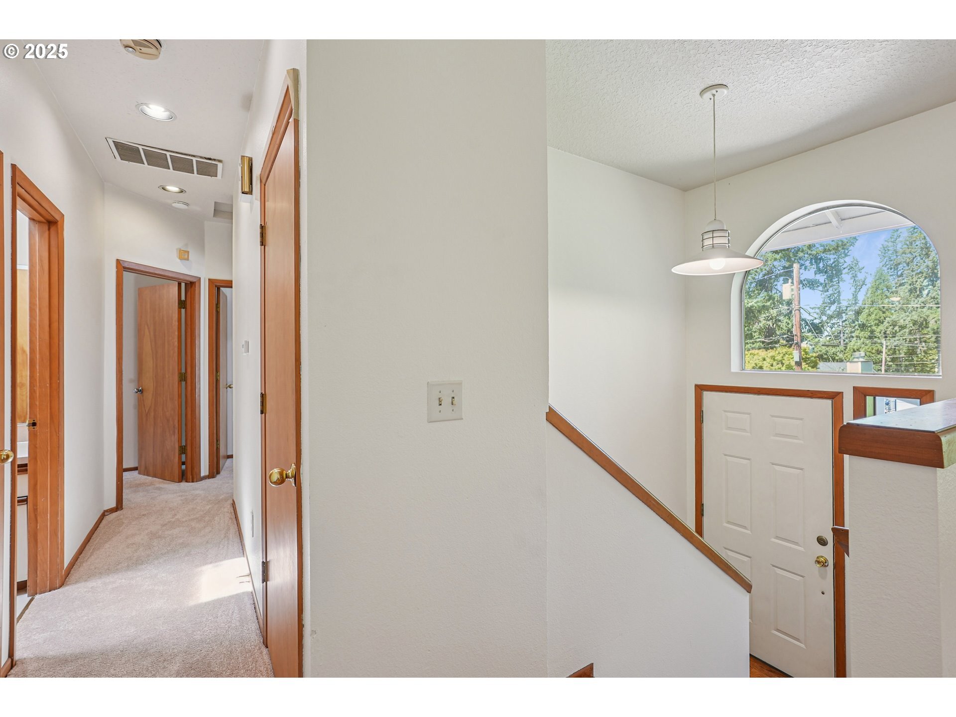 Property Photo: 5204 SW Coronado St OR 97219