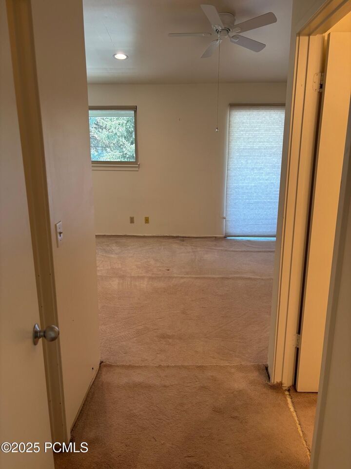 Property Photo: 1376 Silver Meadows Dr Drive 69 UT 84098