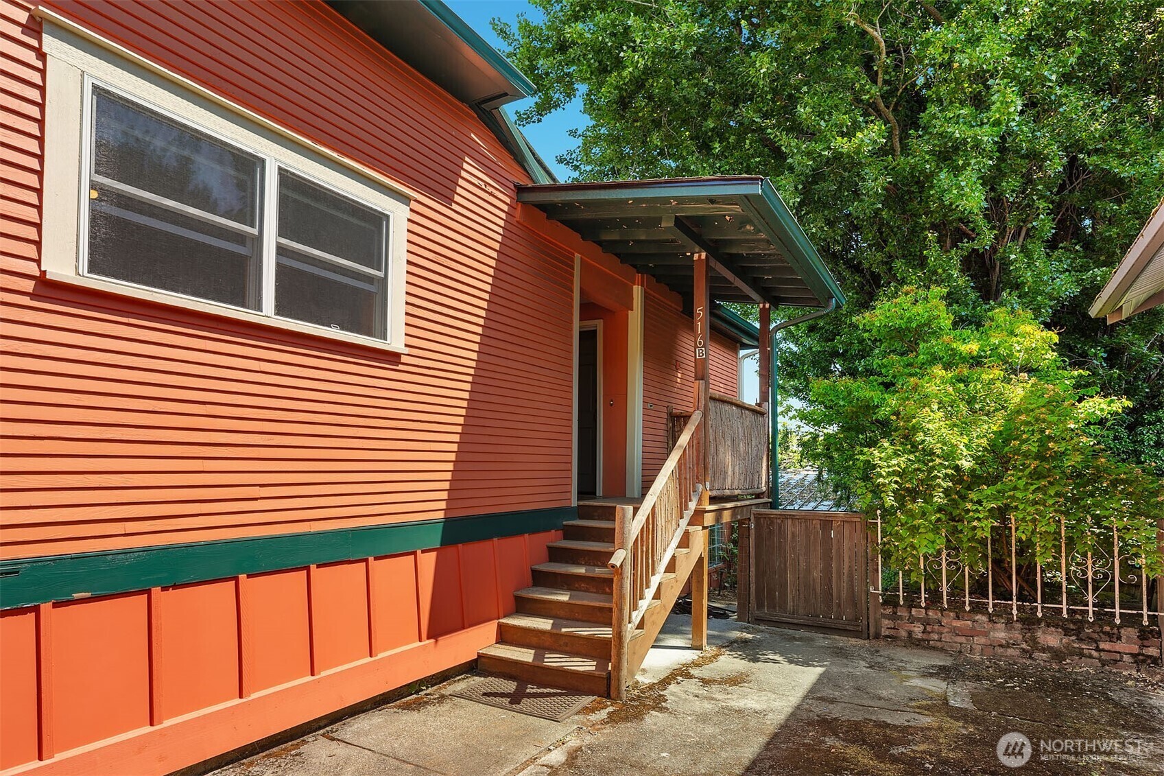 Property Photo: 516 23rd Avenue E WA 98112