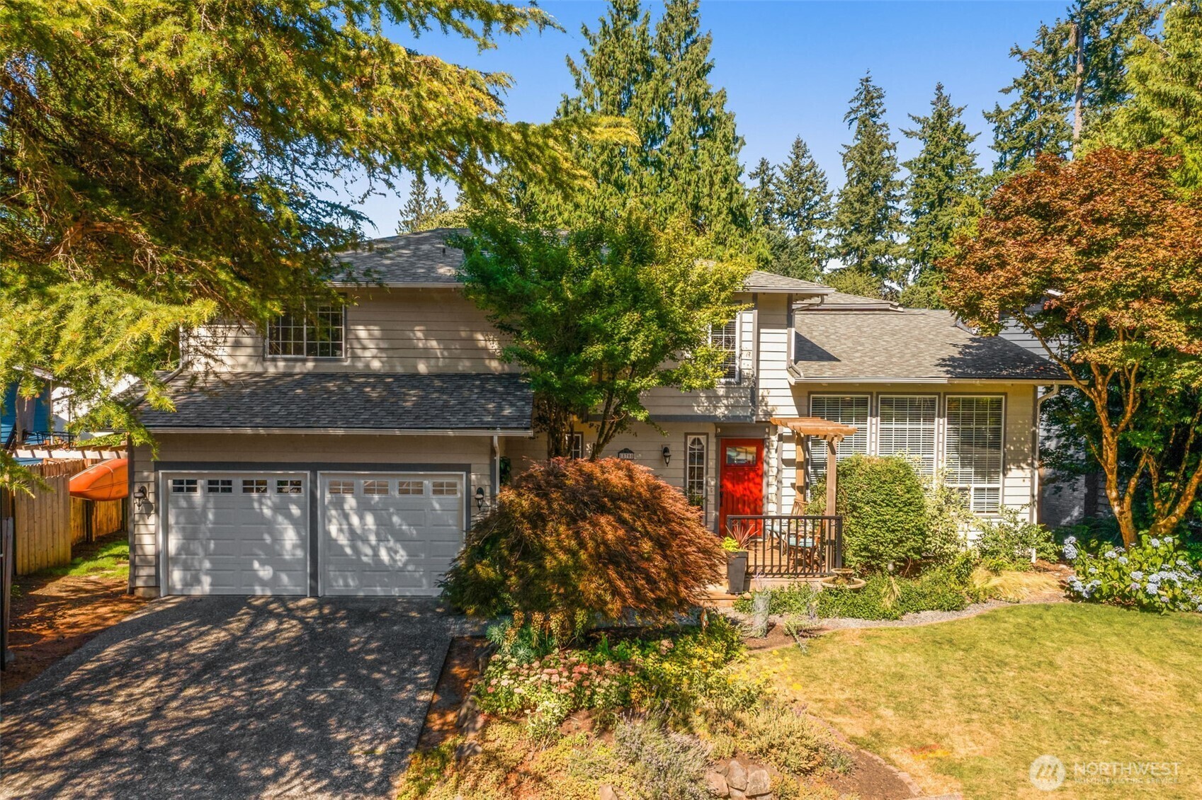 Property Photo: 18708 SE 43rd Street WA 98027