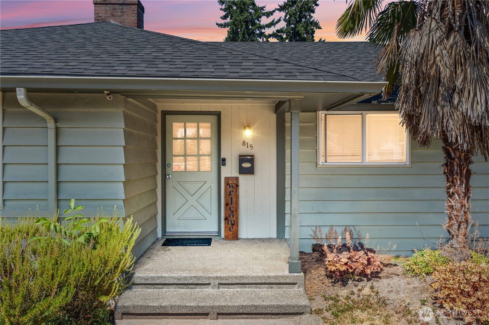 Property Photo: 815 6th Street SE WA 98002