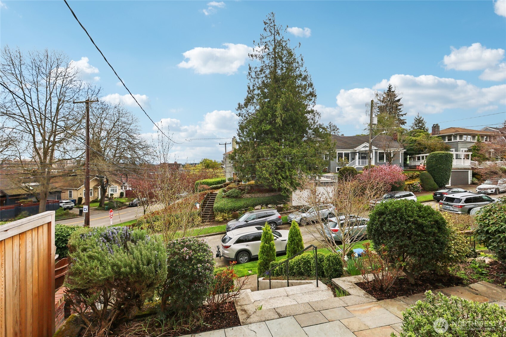 Property Photo: 3141 Broadway E WA 98102