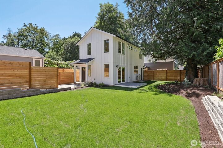 Property Photo: 11737 38th Avenue NE B WA 98125