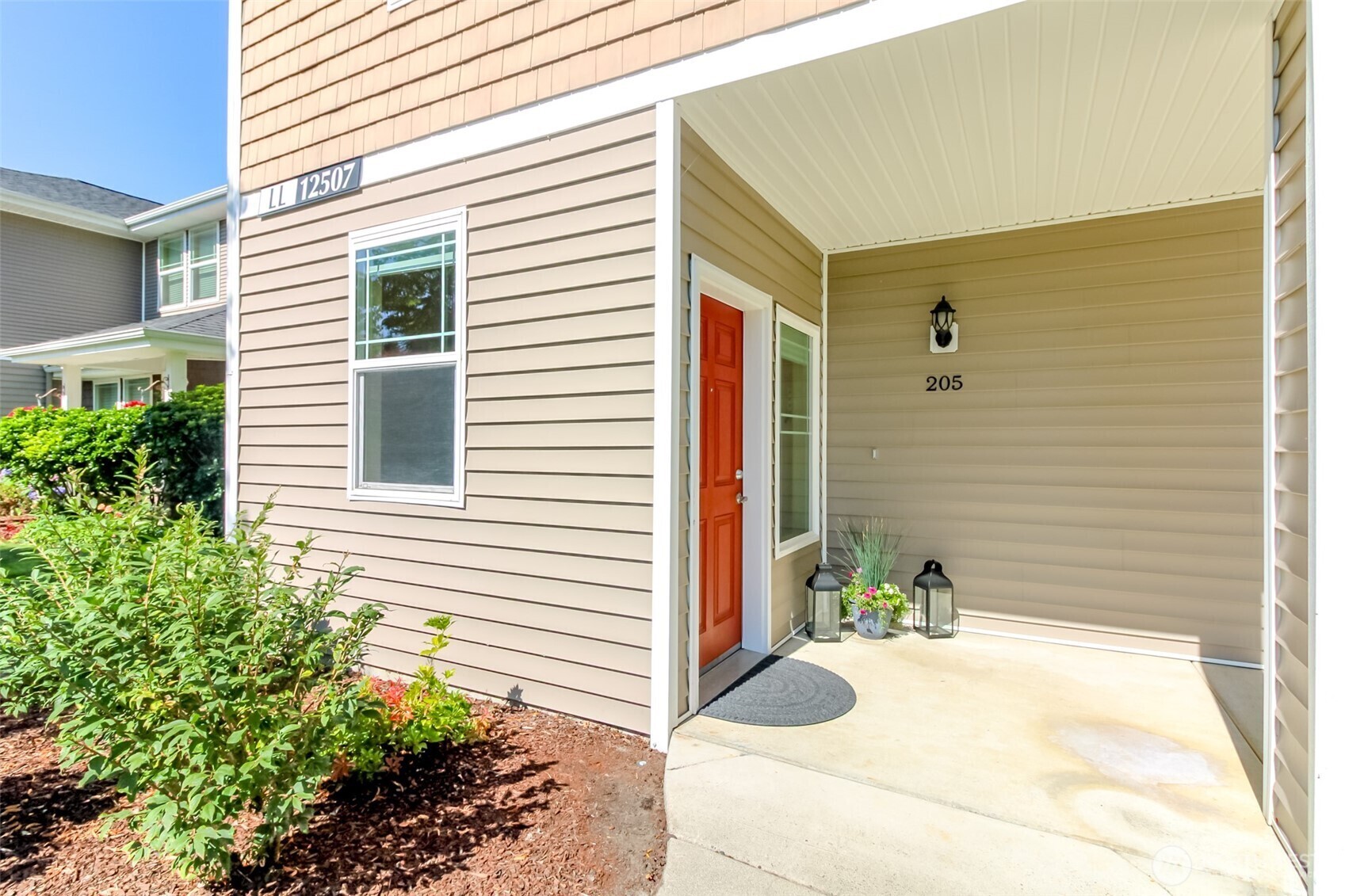 Property Photo: 12507 172nd Street E Ll205 WA 98374