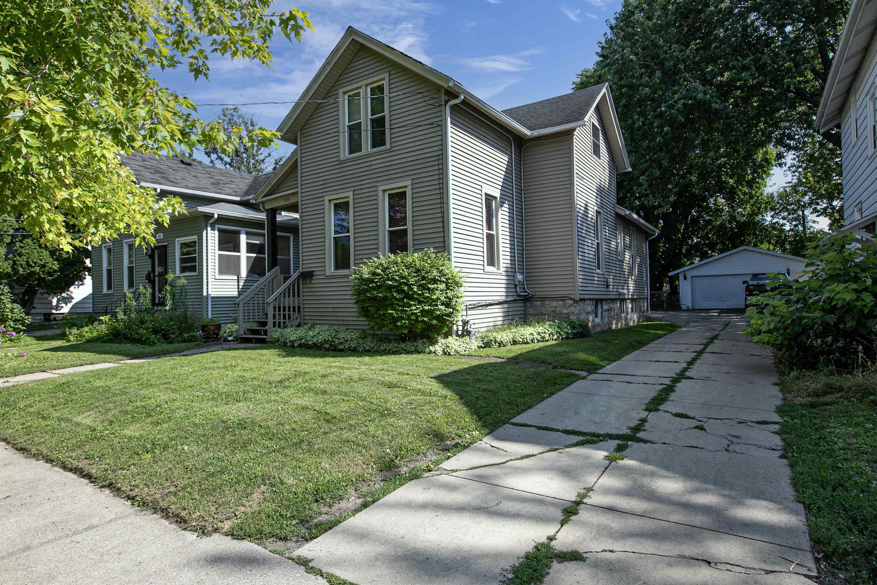 Property Photo:  1119 Waugoo Avenue  WI 54901-5464 
