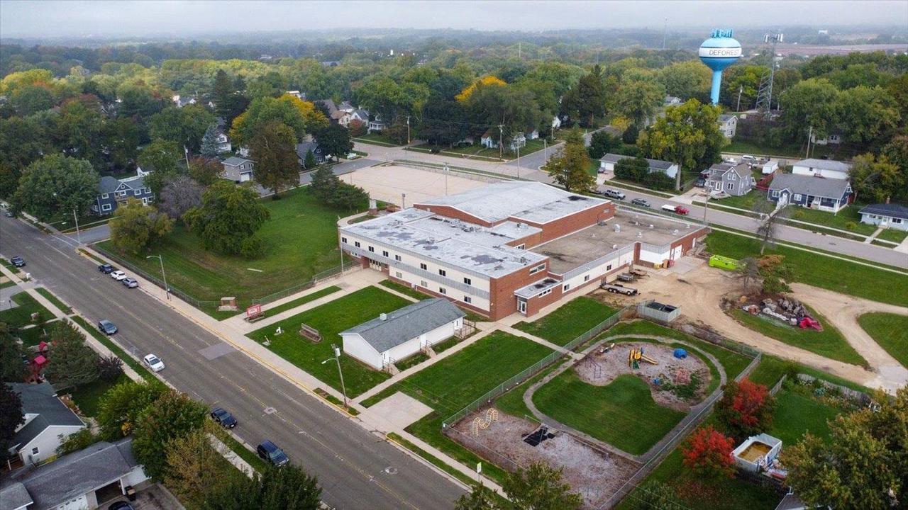 Property Photo: 520 East Holum Street WI 53532