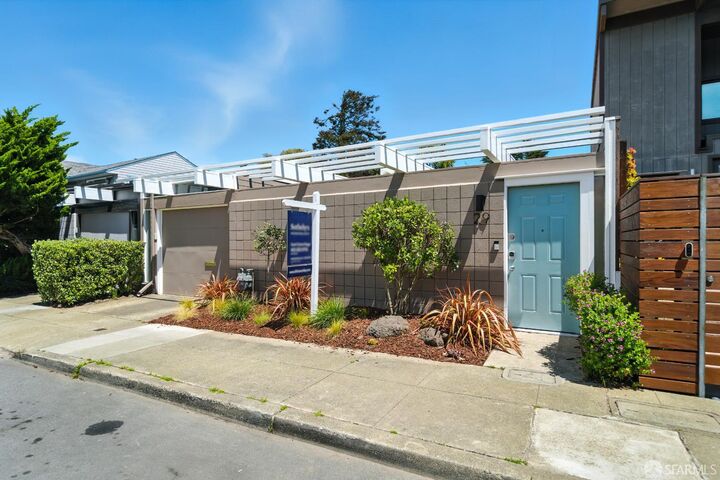 Property Photo: 29 Cameo Way CA 94131
