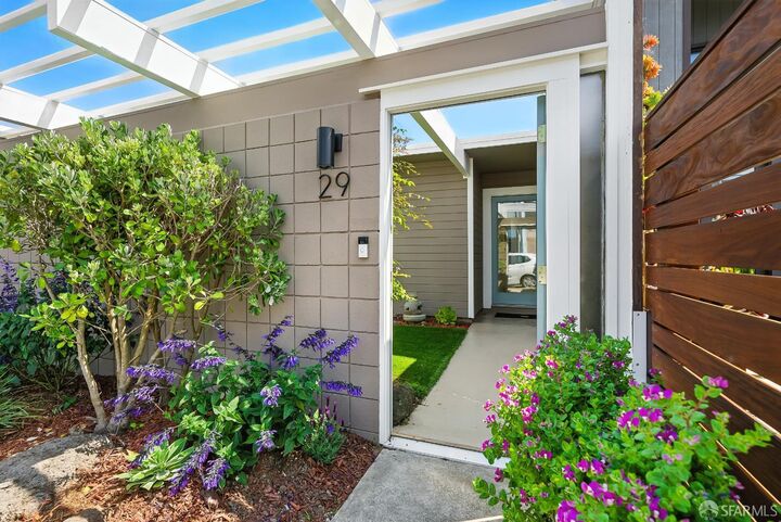 Property Photo:  29 Cameo Way  CA 94131 