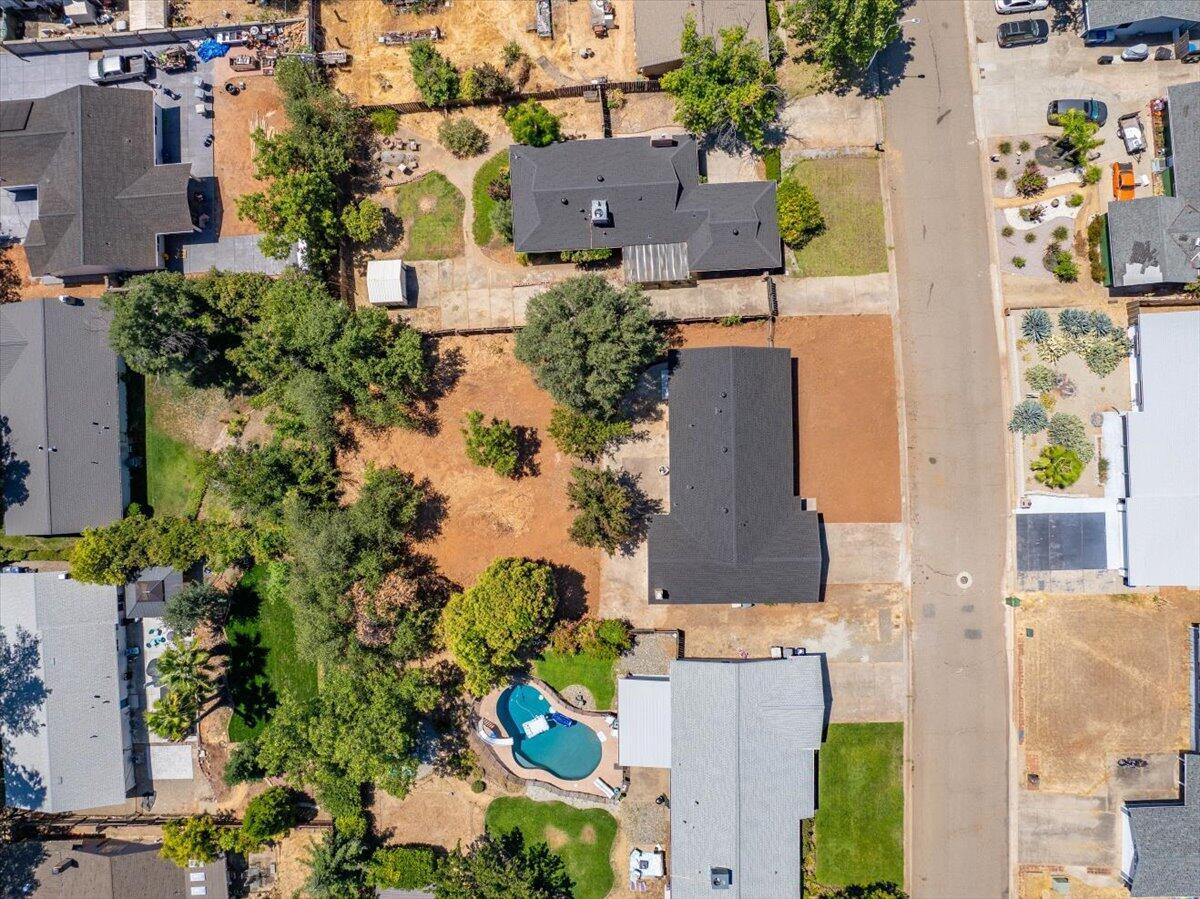Property Photo: 1125 Lorraine Drive CA 96002