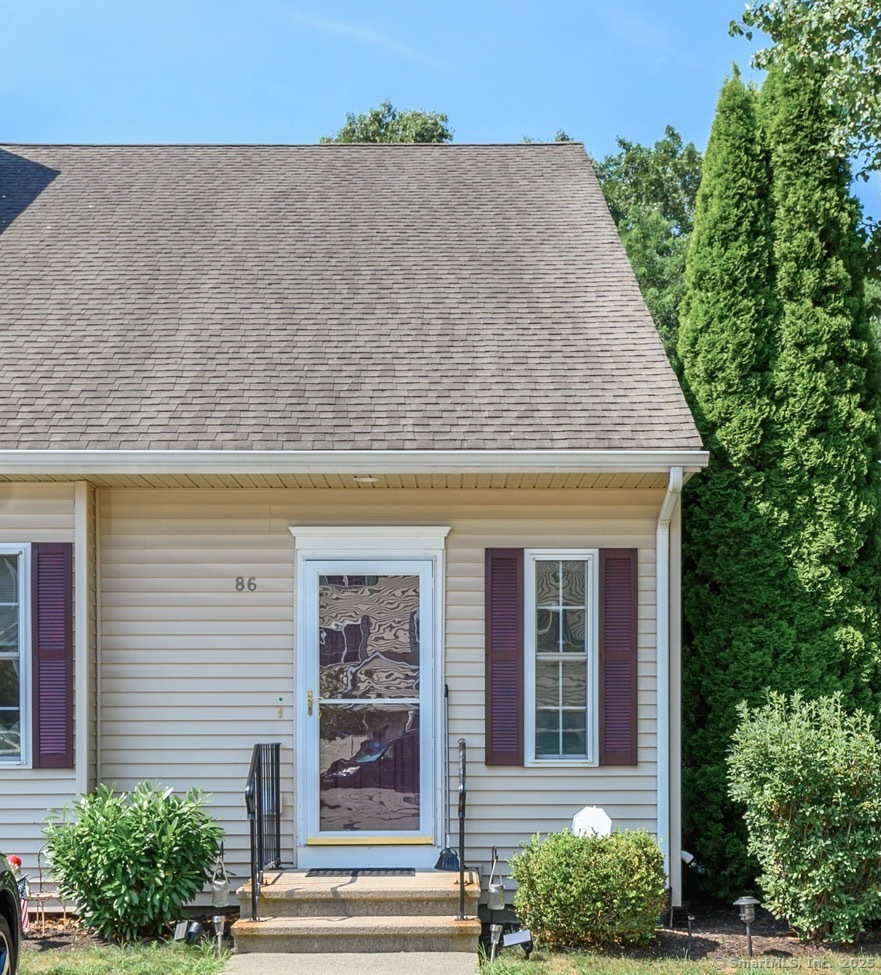 Property Photo: 86 Briar Lane 86 CT 06360