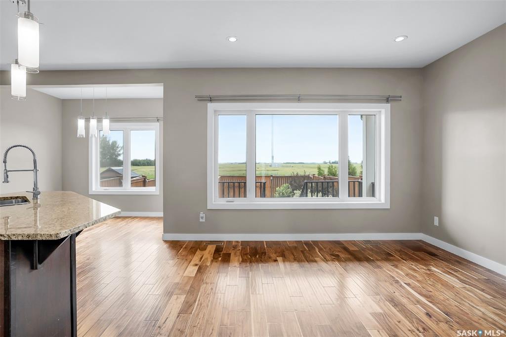 Property Photo: 429 Redwood Crescent SK S0K 4S0