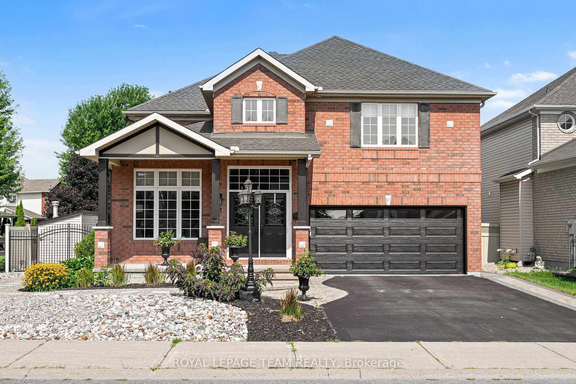 Property Photo:  41 Blackshire Circle  ON K2J 5M2 
