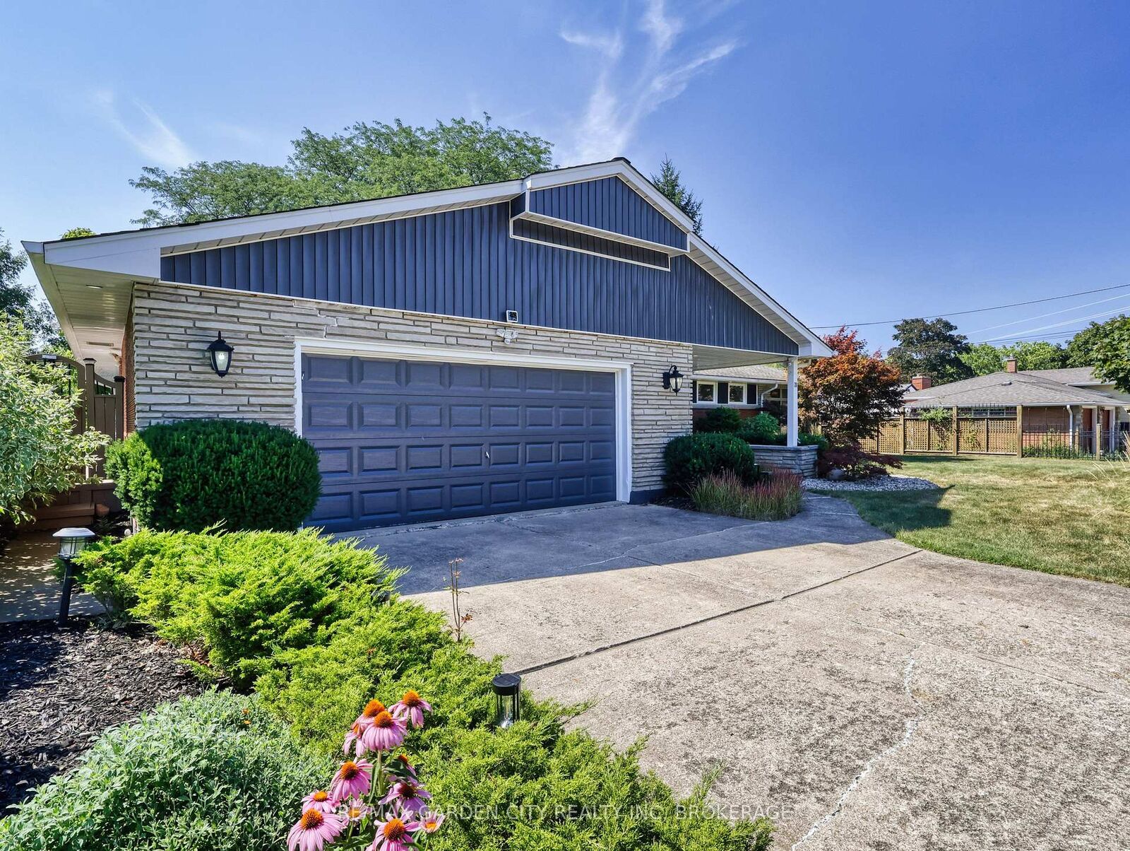 Property Photo: 28 Marsdale Drive ON L2T 3S3