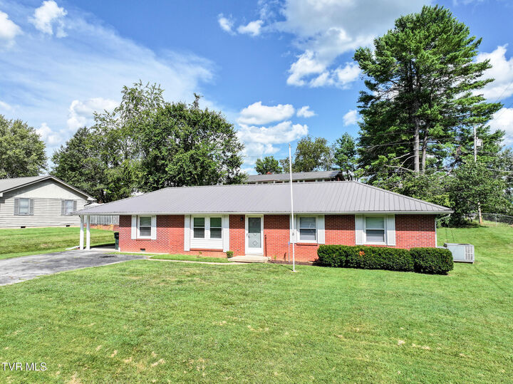 Property Photo:  102 College View Drive  TN 37745 