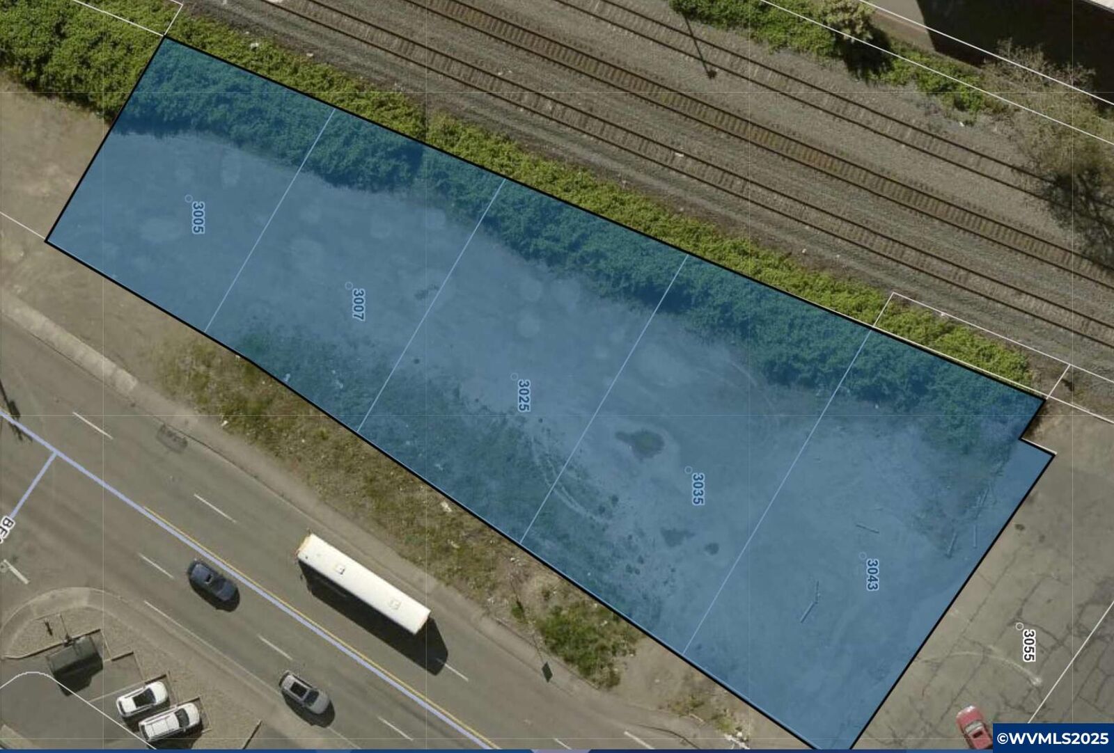 Property Photo:  3005 NE Portland Rd  OR 97301 