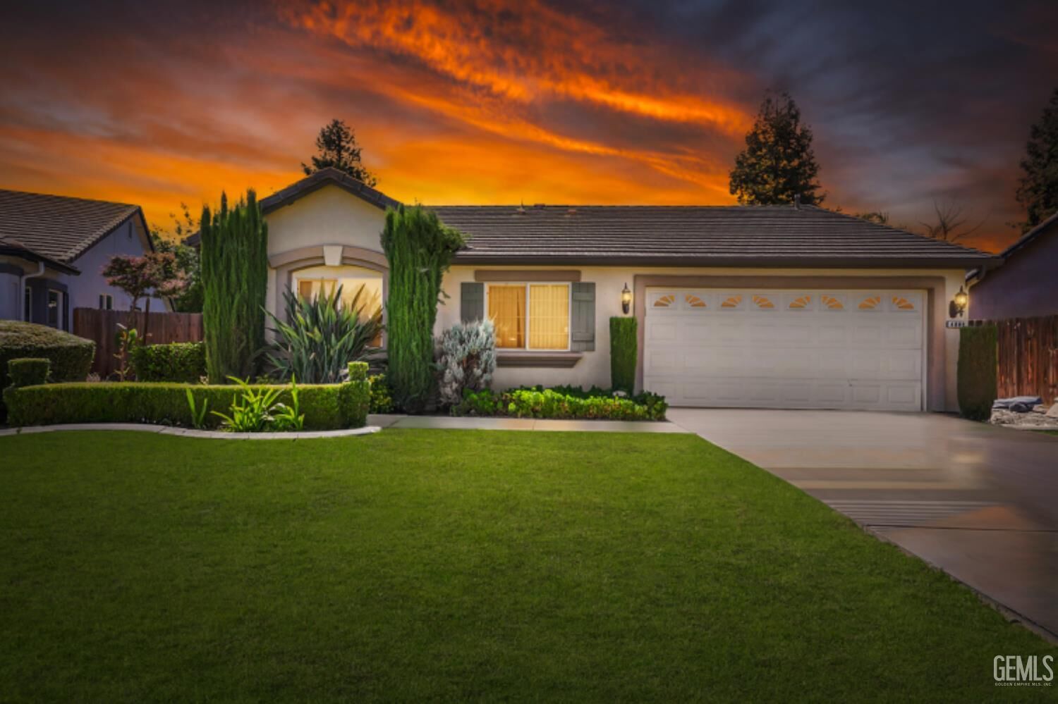 Property Photo: 4809 Independence Court CA 93311
