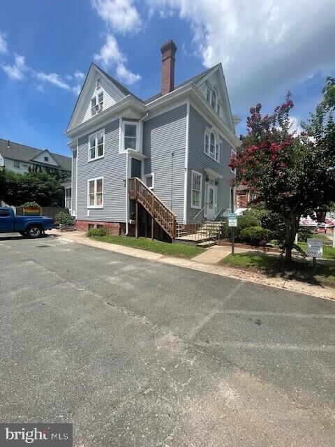 Property Photo: 1122 Caroline St 6 VA 22401