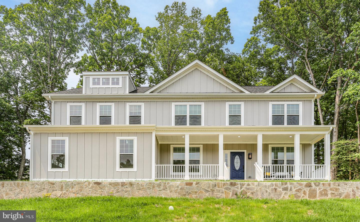 Property Photo: 10302 Laurel Ridge Way VA 22408