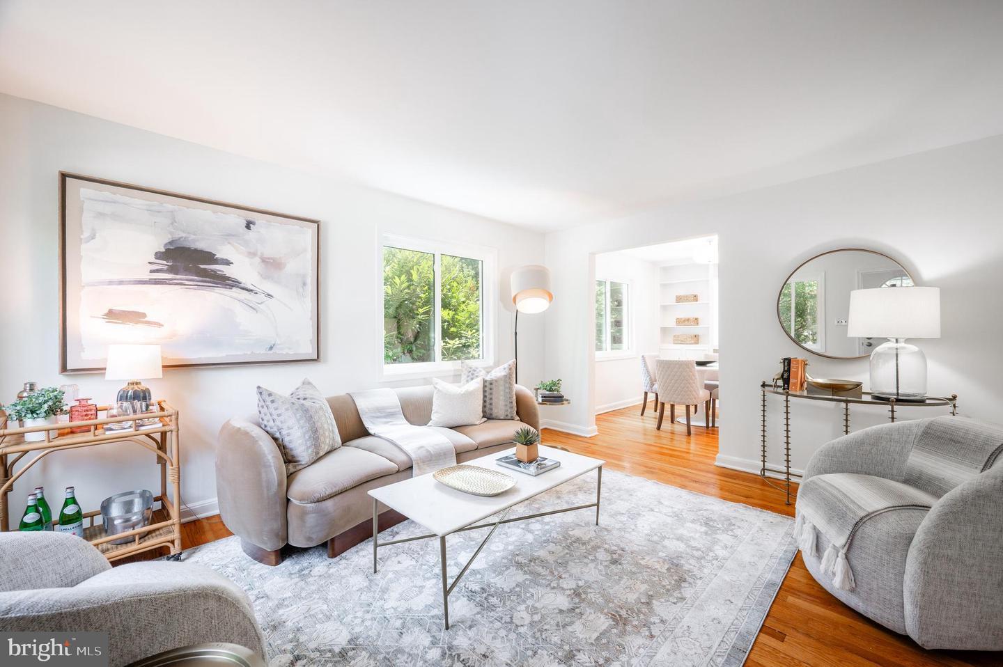 Property Photo: 405 E Howell Avenue VA 22301