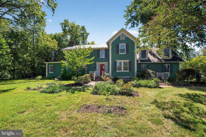 Property Photo:  100 E Colonial Highway  VA 20158 