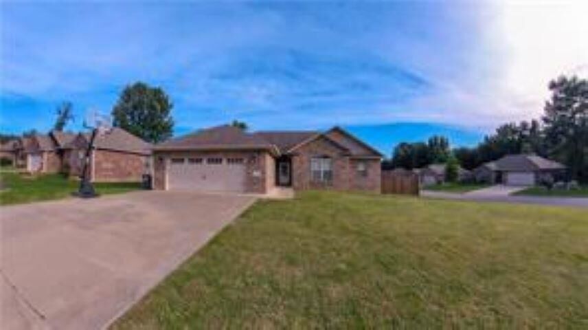 Property Photo:  200 Redwood  AR 72802 