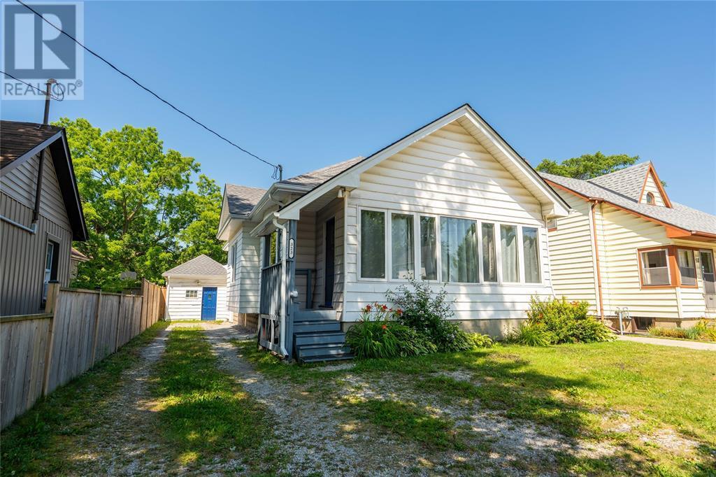 Photo de la propriété: 323 Brock Street South ON N7T 2W7