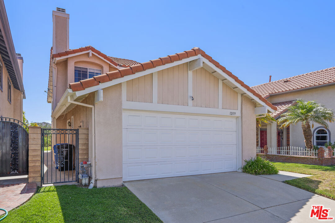 Property Photo: 12119 Falcon Crest Way CA 91326
