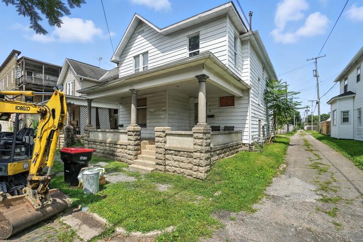 Property Photo: 14-16 E Oak Street OH 43055
