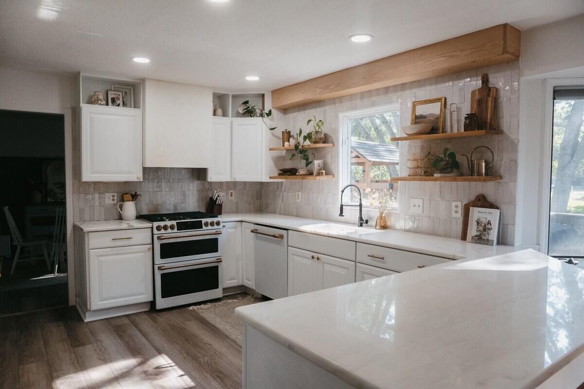 Property Photo:  568 Kingfisher Drive  OH 43082 