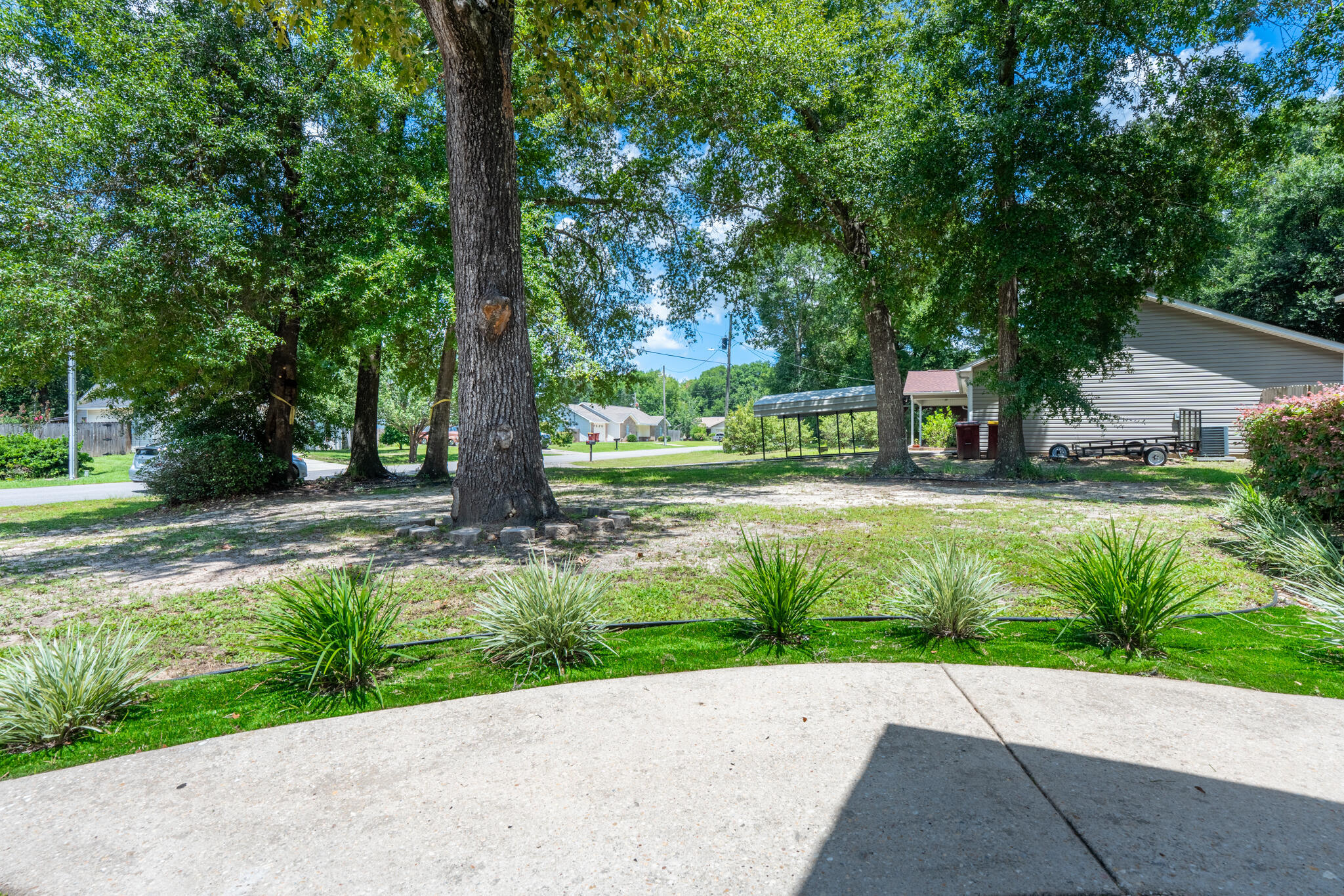 Property Photo:  512 Hyde Park Drive  FL 32539 