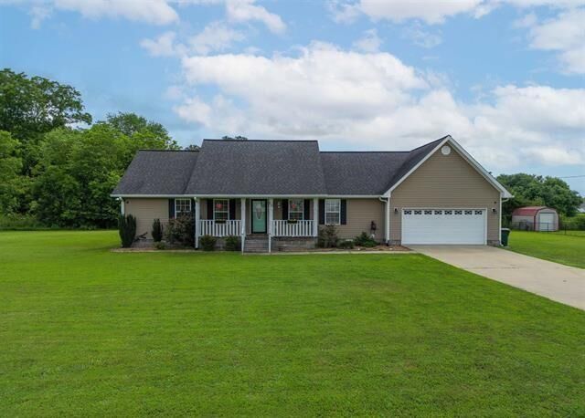 Property Photo: 99 Craten Drive Drive AL 35986