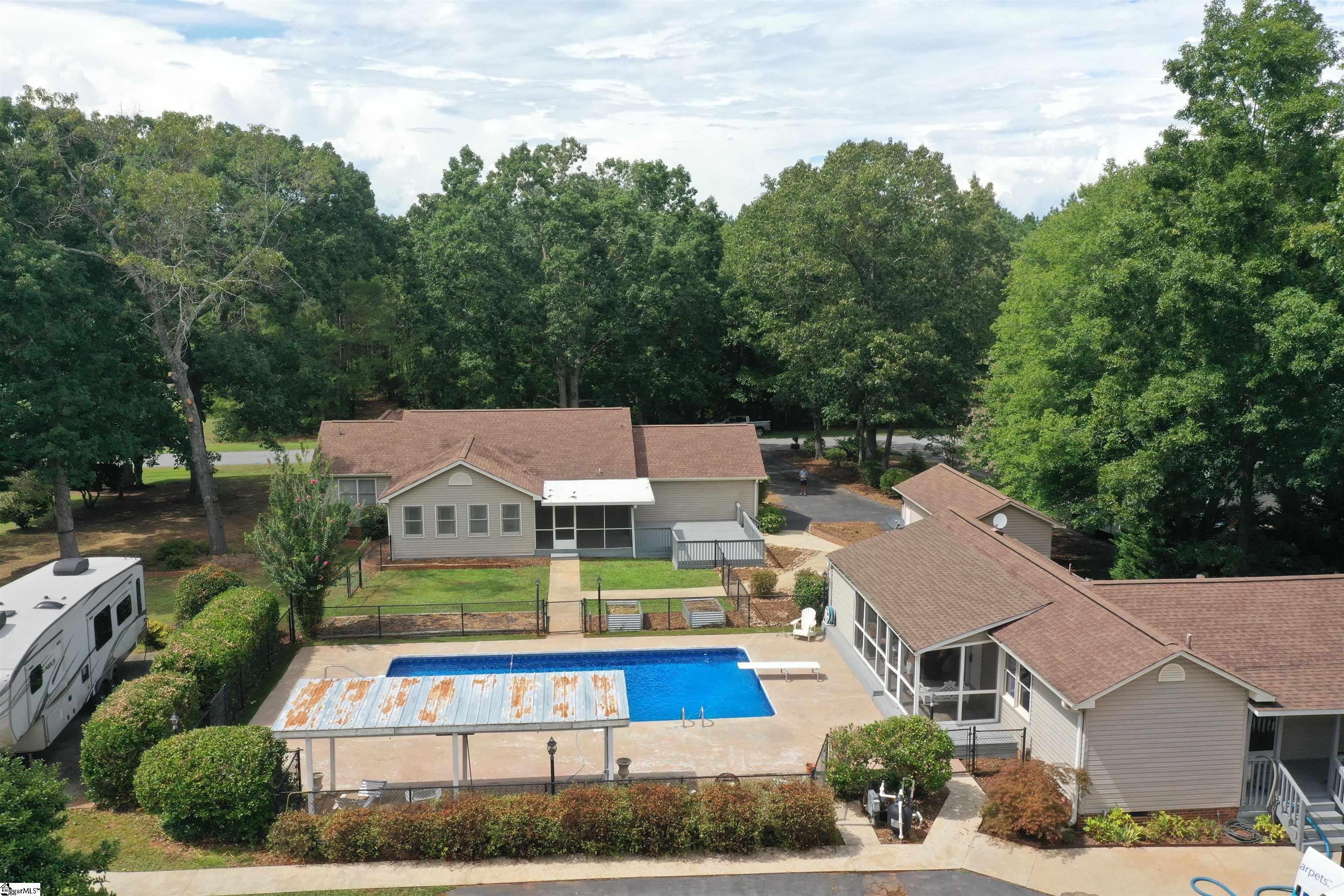 Property Photo: 102 Hampton Road SC 29657