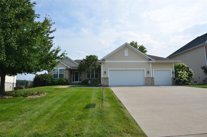 Property Photo: 8832 Kingman Drive IA 50266