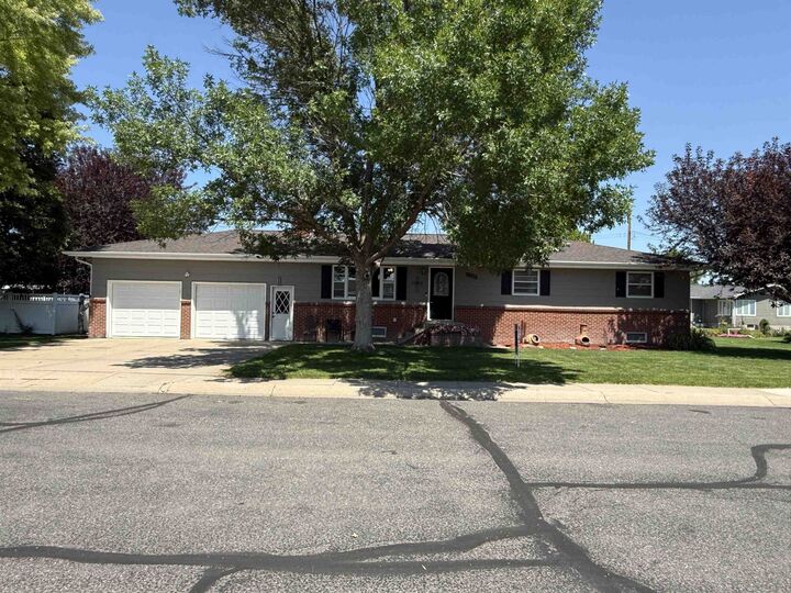 Property Photo: 1510 2nd St NE 69165