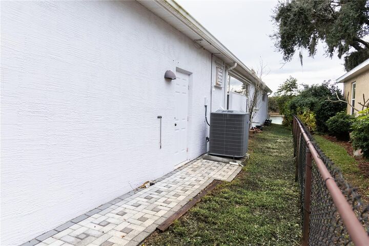 Property Photo:  4914 Yellowstone Drive  FL 34655 