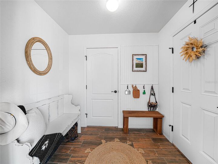 Property Photo: 254 S Lake Avenue FL 33843