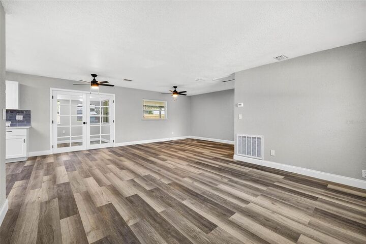 Property Photo:  6965 21st Street N  FL 33702 