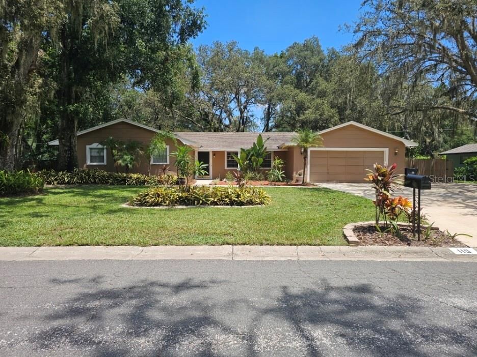 Property Photo:  119 Windy Circle  FL 33511 