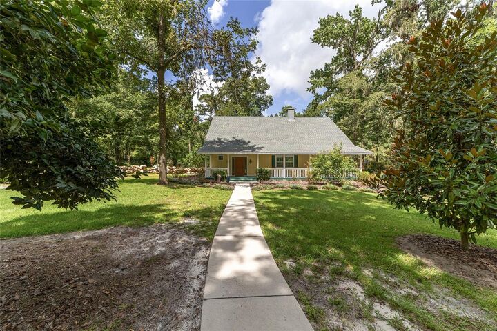 Property Photo:  928 SW 98th Street  FL 32607 
