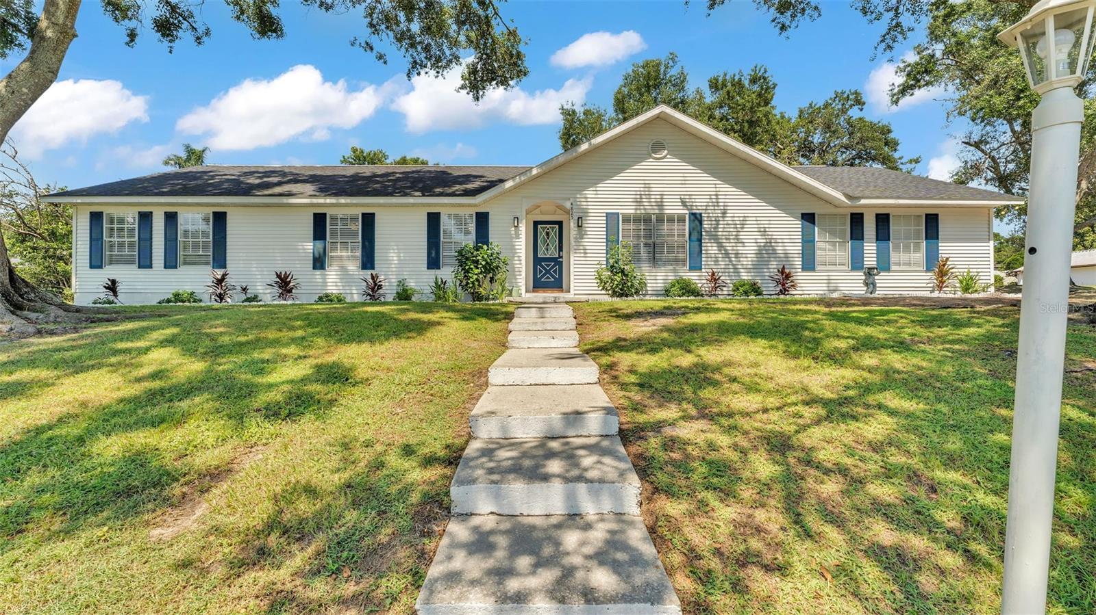 Property Photo: 4825 Foxrun FL 33813