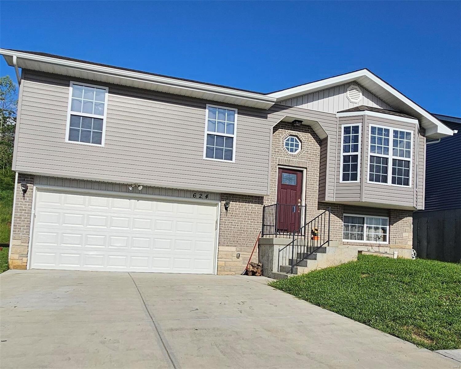 Property Photo: 624 Rockshire Drive MO 63048