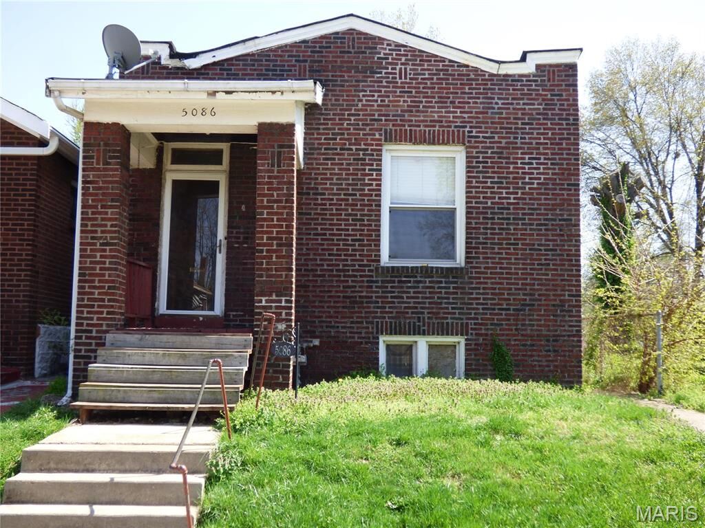 Property Photo: 5086 Arlington Avenue MO 63120