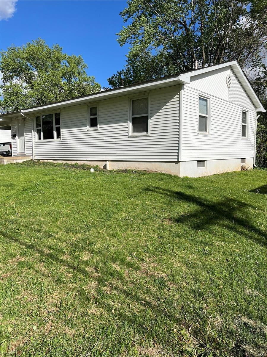 Property Photo: 106 Modern Street MO 63080