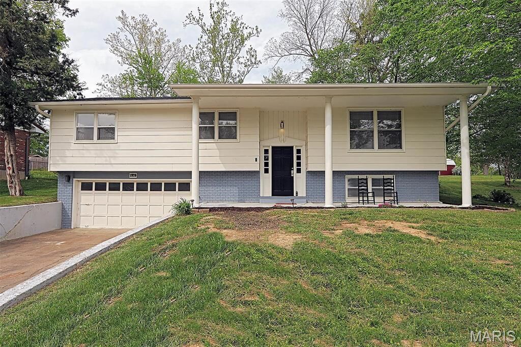 Property Photo: 1920 E Weissinger Lane MO 63701