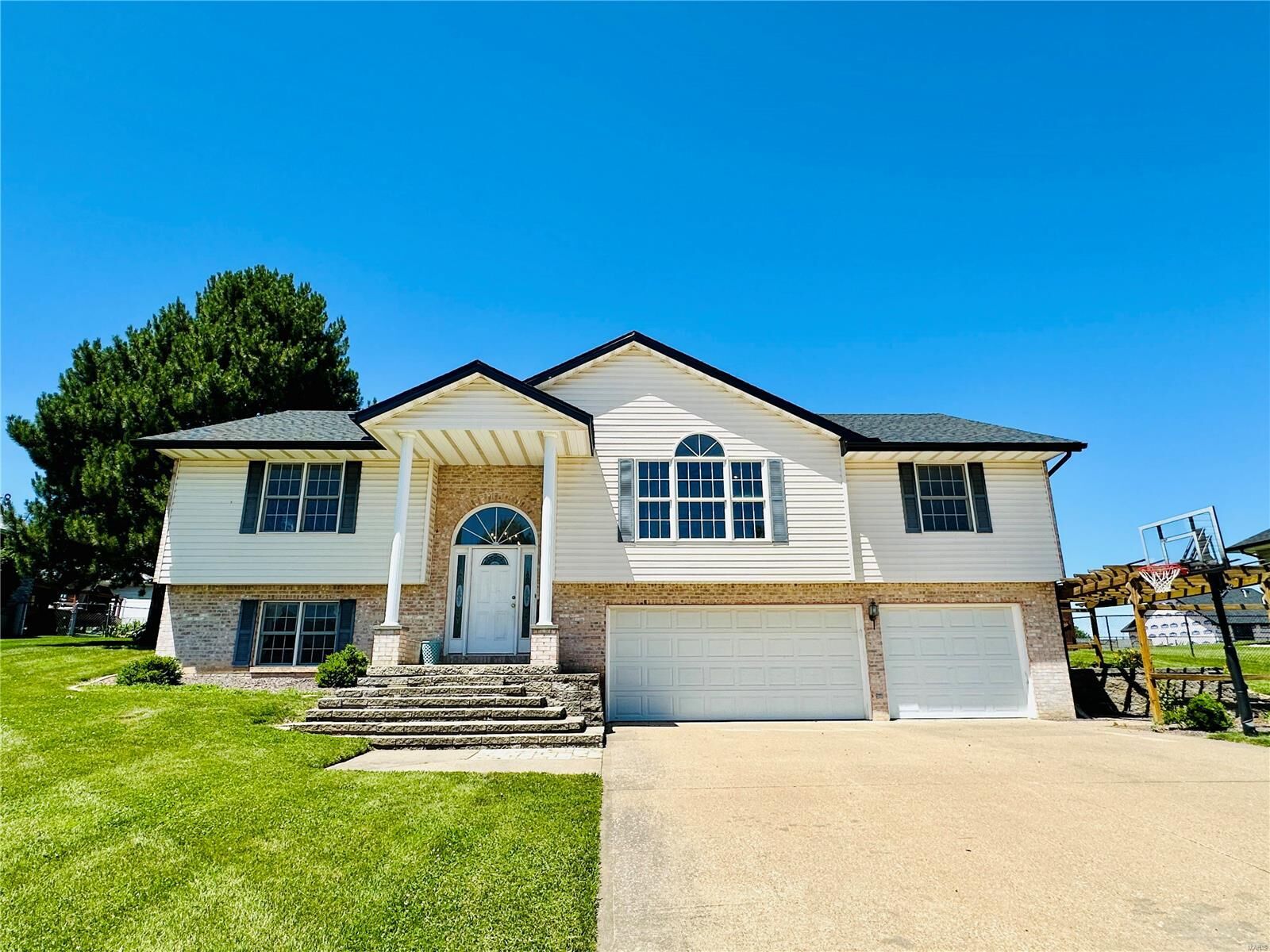 Property Photo: 10 Hibiscus Lane MO 63401