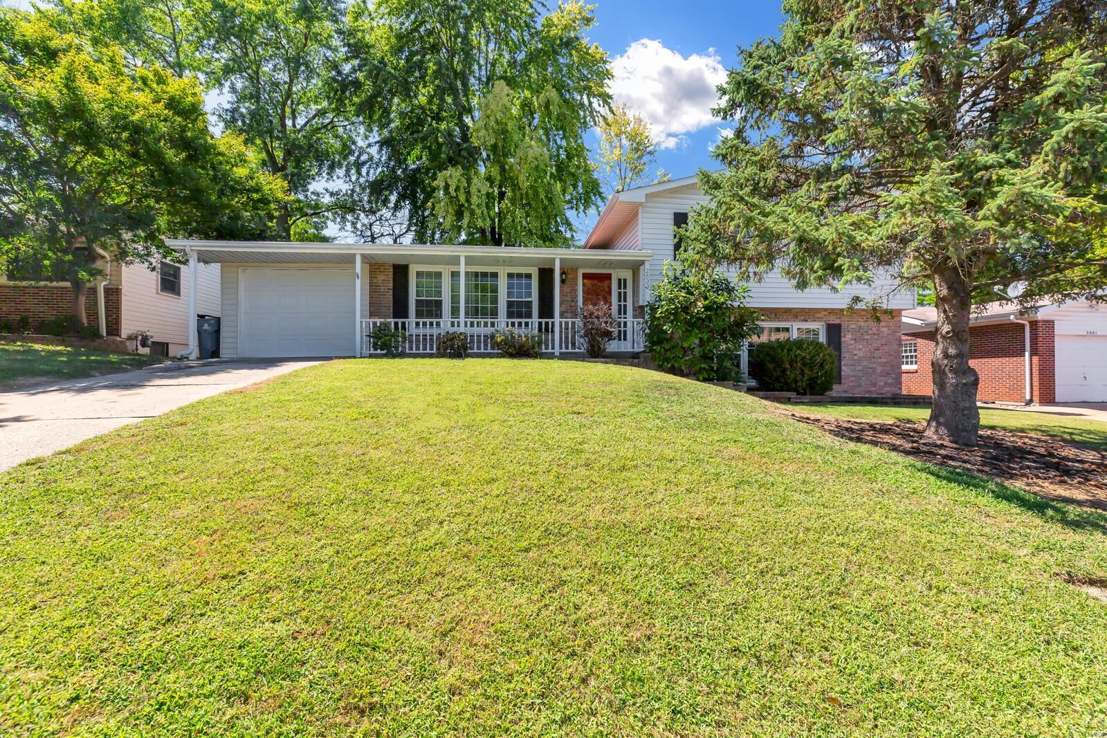 Property Photo: 2533 Fair Oaks Drive MO 63301