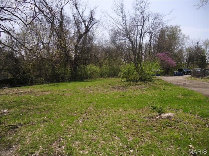 Property Photo:  6 N 95th Street  IL 62223 